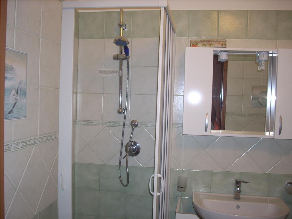 Camera Tripla Standard